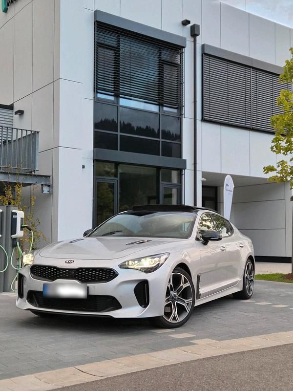 Gebraucht Kia Stinger GT-Line 200 PS (147 kW) 2019 Silber Kleinwagen