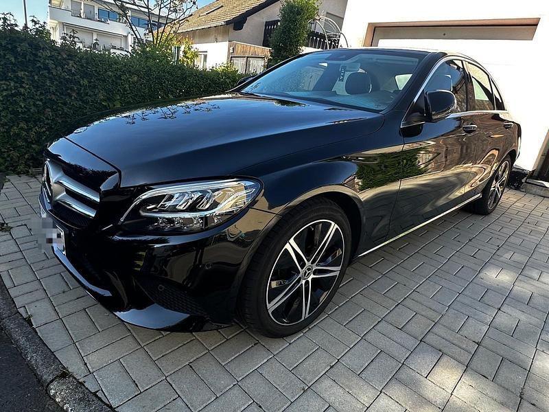 Schwarz Gebraucht 2019 Mercedes C220 Avantgarde Limousine | 29.999 € (Fairer Preis) - Bild 1/4
