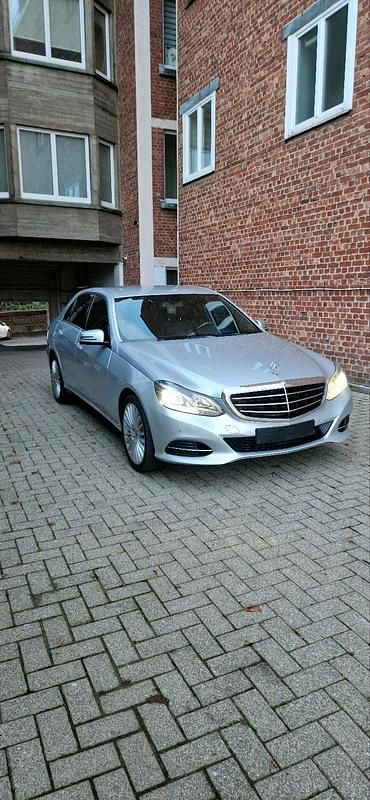 Gebraucht Mercedes E200 136 PS (100 kW) 2016 Silber Limousine