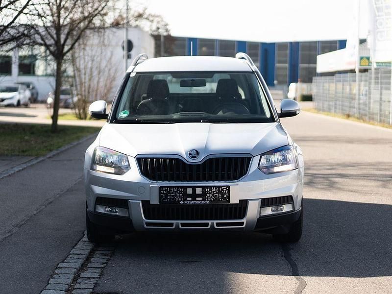 Gebraucht Skoda Yeti Ambition 110 PS (80 kW) 2015 Silber SUV