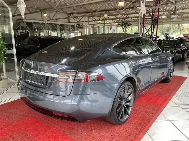 Usata Tesla Model S 386 kW (525 CV) 2016 Grigio Utilitaria
