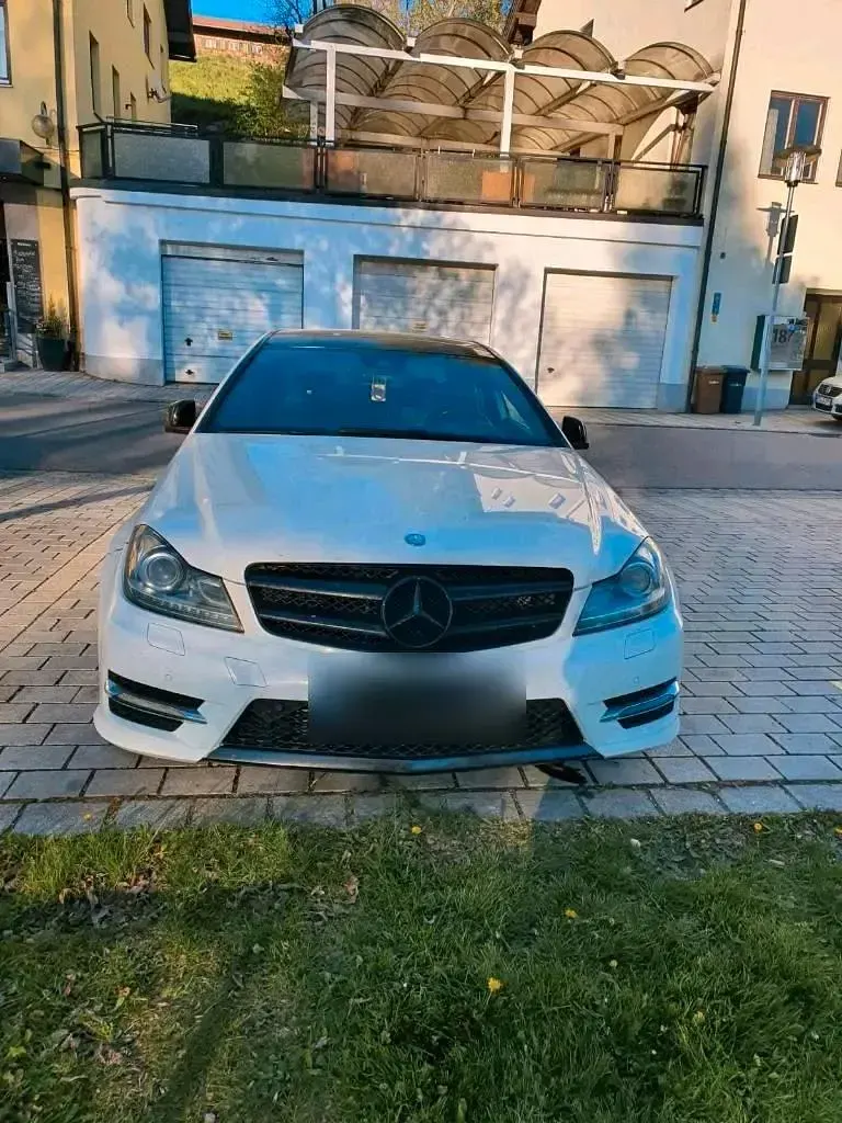Gebraucht Mercedes C220 170 PS (125 kW) 2013 Weiß Coupé