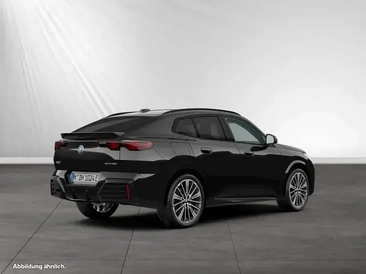 Neu BMW iX2 M Sport 150 kW (204 PS) 2026 Black sapphire metallic SUV