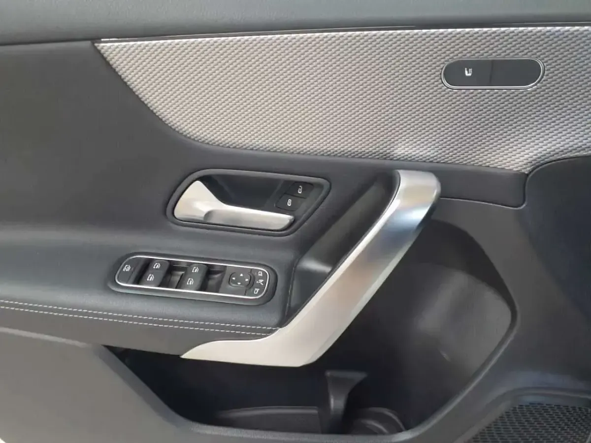 Gebraucht Mercedes A200 Progressive 150 PS (110 kW) 2022 Polarweiß Limousine