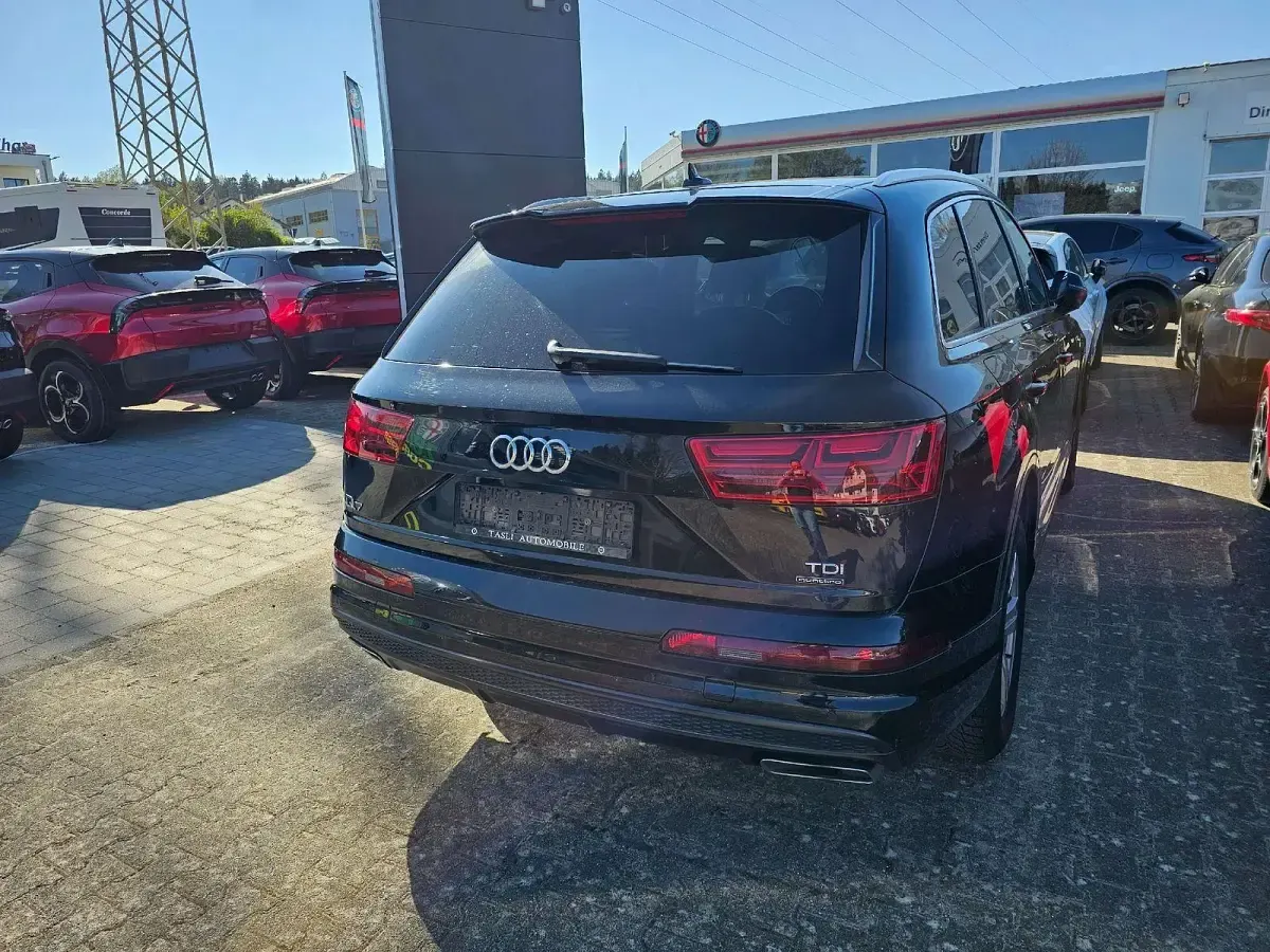 Gebraucht Audi Q7 Design 272 PS (200 kW) 2015 Schwarz SUV
