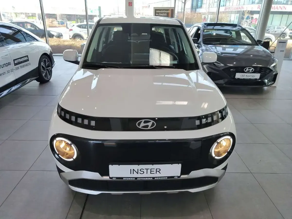 Neu Hyundai Inster Select 71 kW (97 PS) 2026 Atlas white / sol Kleinwagen