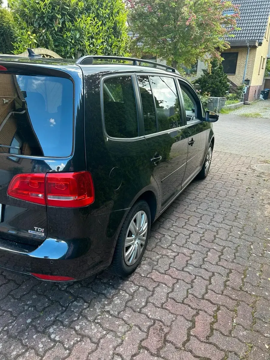 Gebraucht VW Touran 105 PS (77 kW) 2012 Schwarz Van / Kleinbus