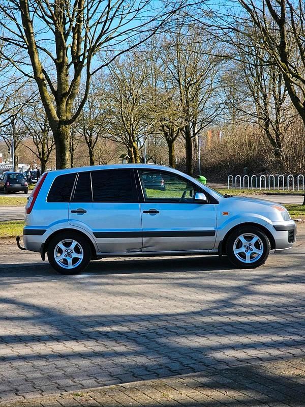 Gebraucht Ford Fusion 68 PS (50 kW) 2008 Silber Kleinwagen