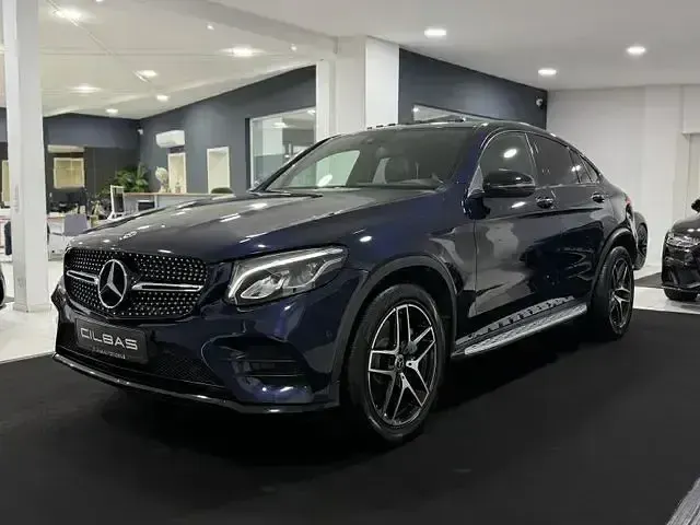 Gebraucht Mercedes GLC250 AMG 211 PS (155 kW) 2019 Cavansitblau  metalliclack Coupé
