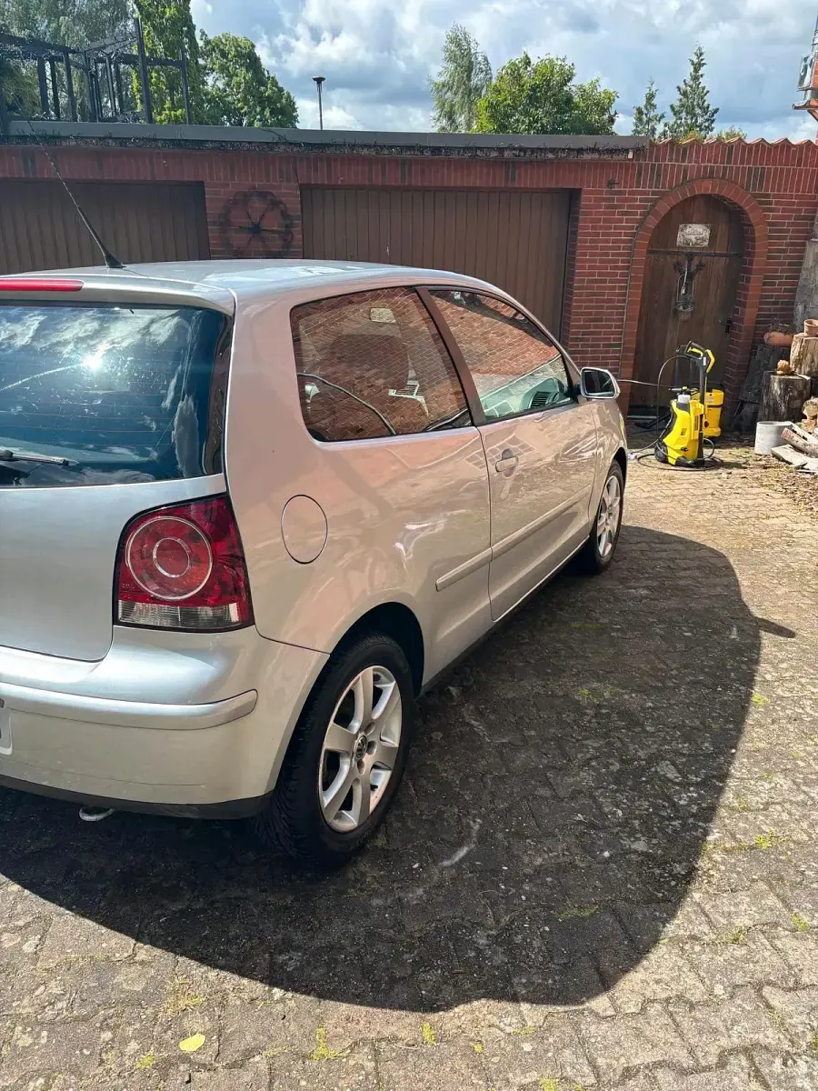 Usata VW Polo 101 CV (74 kW) 2005 Argento Utilitaria