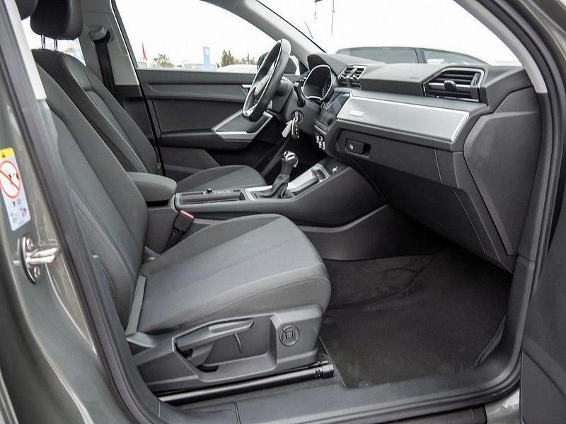 Gebraucht Audi Q3 Sportback Basis 150 PS (110 kW) 2020 Grau / chronosgrau (metallic) SUV
