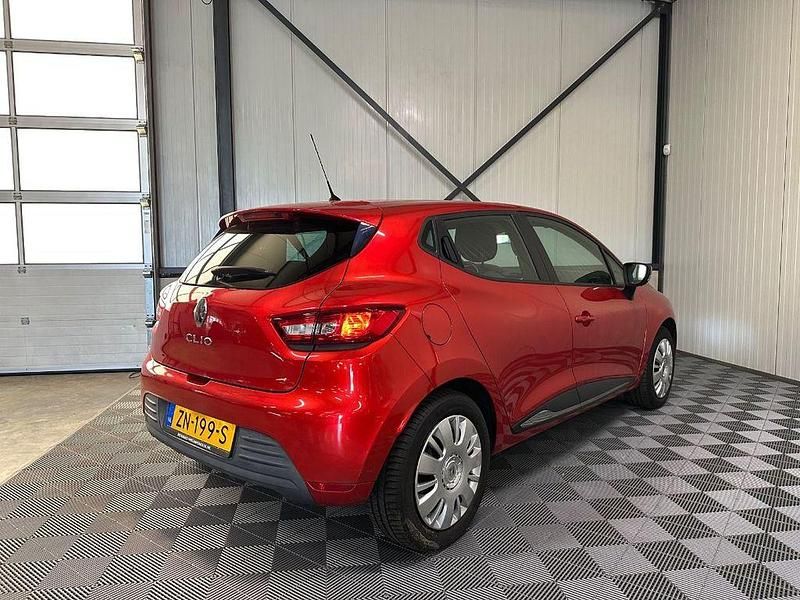 Gebraucht Renault Clio IV Zen 88 PS (64 kW) 2019 Rot Limousine