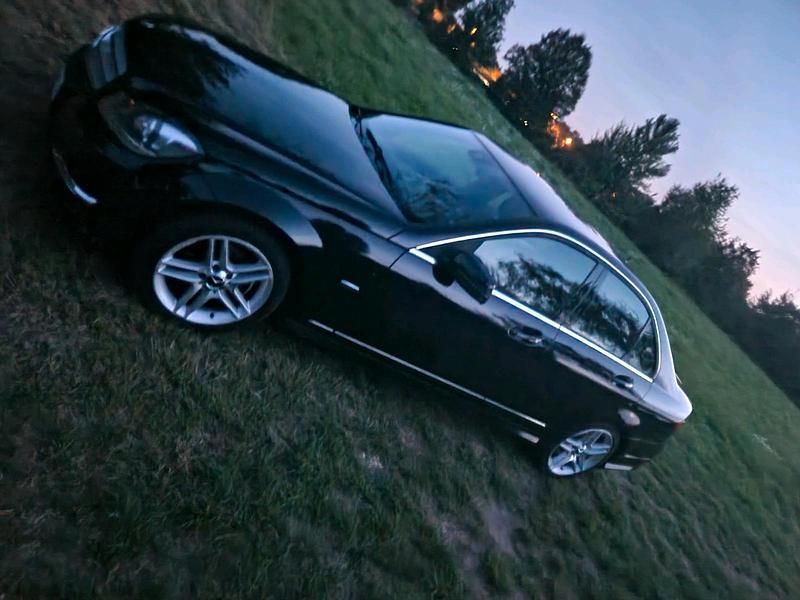 Schwarz Gebraucht 2010 Mercedes 250 Limousine | 8.200 € (Fairer Preis) - Bild 1/3
