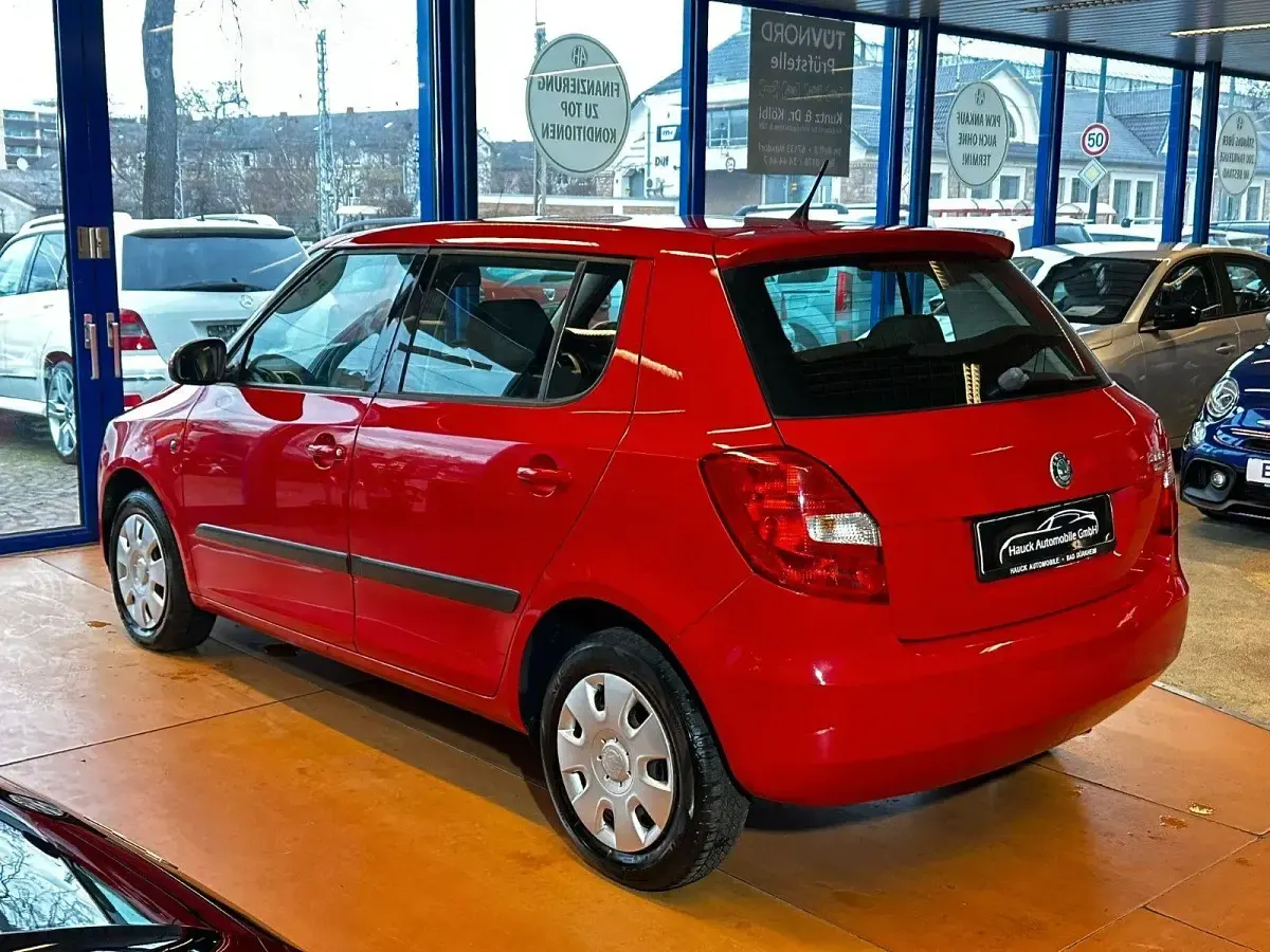 Gebraucht Skoda Fabia Ambiente 80 PS (58 kW) 2009 Rot Limousine