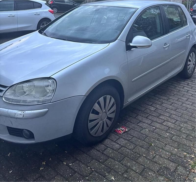 Grau Gebraucht 2007 VW Golf V Kleinwagen | 2.500 € (Guter Preis) - Bild 1/4