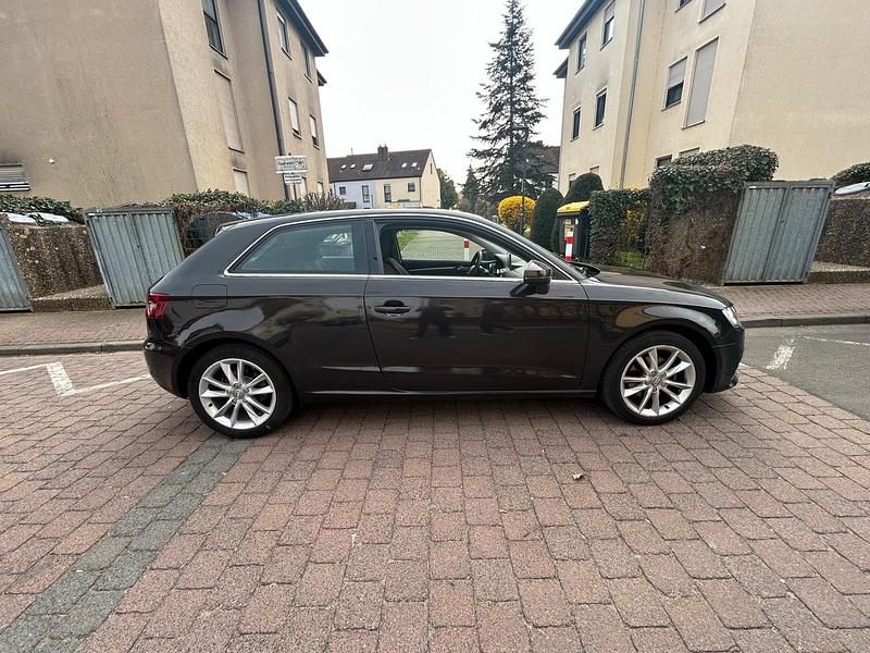 Second-hand Audi A3 2012 Negru Hatchback