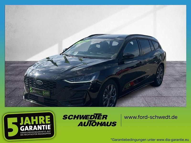Obsidianschwarz metallic Gebraucht 2024 Ford Focus ST-Line Kombi | 21.490 € (Superpreis) - Bild 1/4