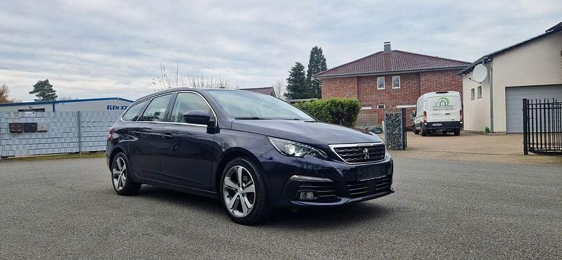 Gebraucht Peugeot 308 SW Allure 131 PS (96 kW) 2020 Blau Kombi