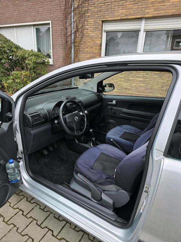 Gebraucht VW Fox 54 PS (39 kW) 2007 Silber Kleinwagen