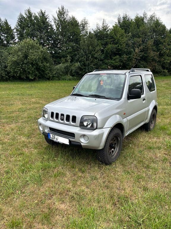 Silber Gebraucht 2004 Suzuki Jimny SUV | 7.200 € (Fairer Preis) - Bild 1/4