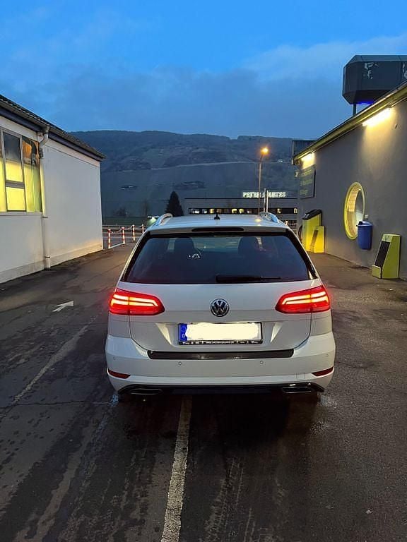 Gebraucht VW Golf VII Comfortline 150 PS (110 kW) 2020 Weiß Kombi