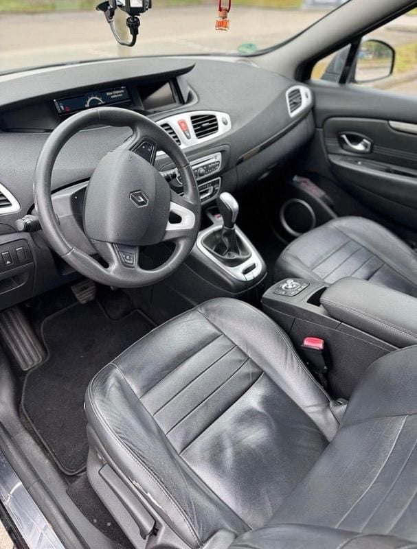 Gebraucht Renault Scénic III Dynamique 150 PS (110 kW) 2010 Schwarz Van / Kleinbus