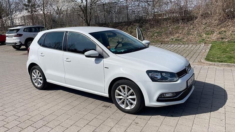 Gebraucht VW Polo 90 PS (66 kW) 2015 Weiß Kleinwagen