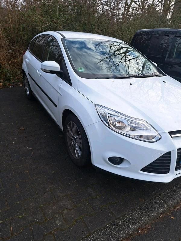 Usata Ford Focus 125 CV (91 kW) 2013 Bianco Berlina