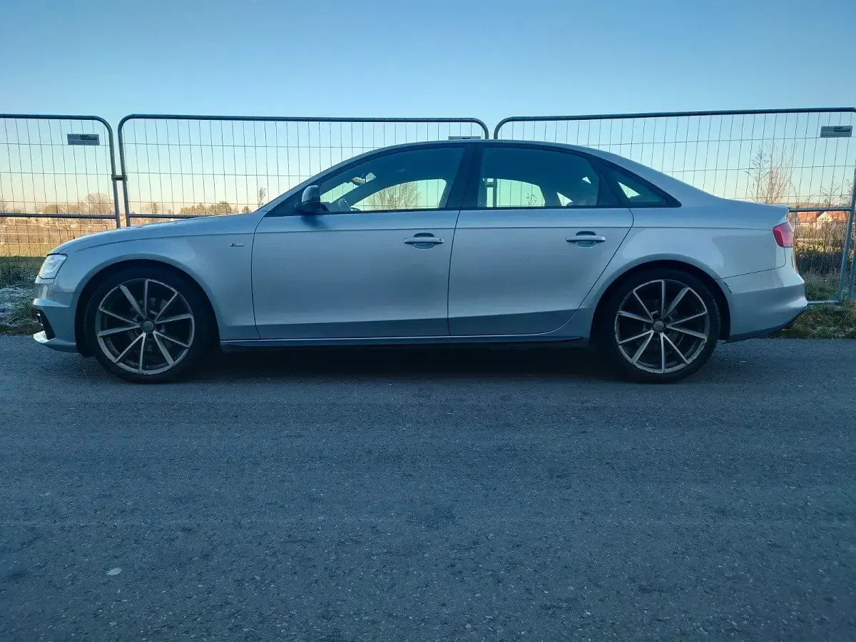 Używany Audi A4 S-Line 190 KM (139 kW) 2015 Szary Sedan/Limuzyna