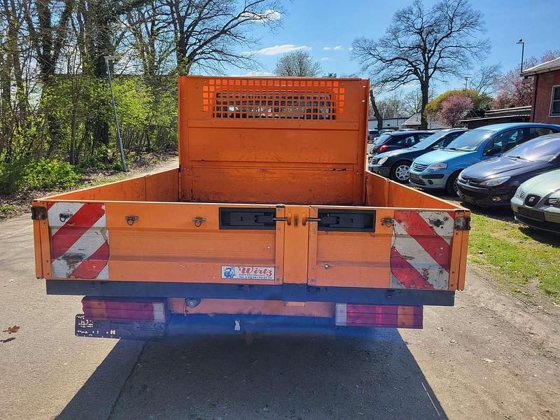 Gebraucht Mercedes Sprinter 109 PS (80 kW) 2002 Tieforange Van