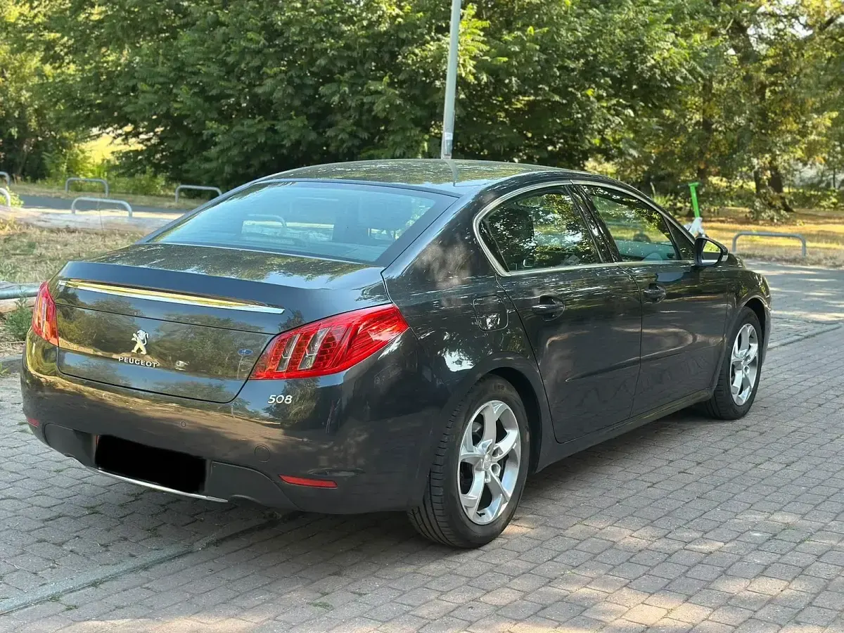 Gebraucht Peugeot 508 156 PS (114 kW) 2011 Schwarz Limousine