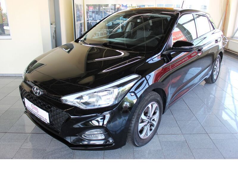 Phantom black. / mic Gebraucht 2020 Hyundai i20 YES! Limousine | 13.998 € (Fairer Preis) - Bild 1/4