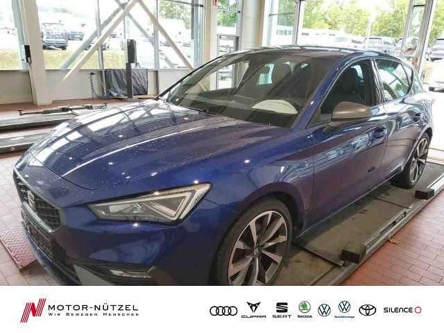 Blau Gebraucht 2020 Seat Leon FR-Line Limousine | 21.930 € (Etwas zu teuer) - Bild 1/4