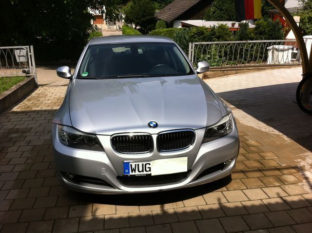 Gebraucht BMW 318 194 PS (142 kW) 2009 Silber metallic Limousine