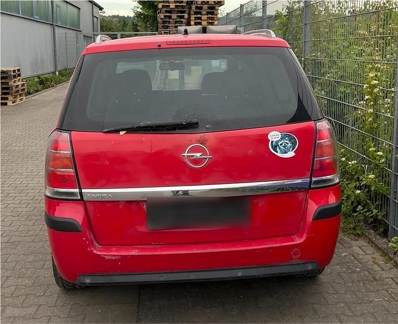 Gebraucht Opel Zafira 105 PS (77 kW) 2006 Rot Van / Kleinbus