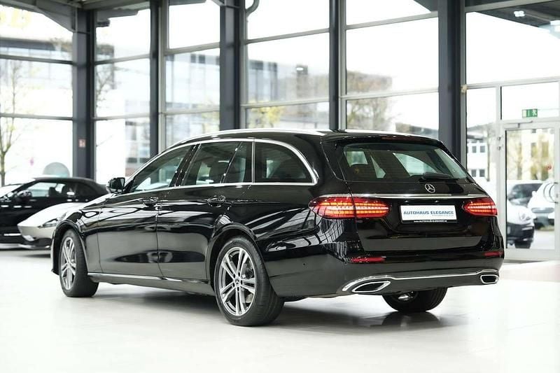Gebraucht Mercedes E400 330 PS (242 kW) 2022 Schwarz  unilack Kombi