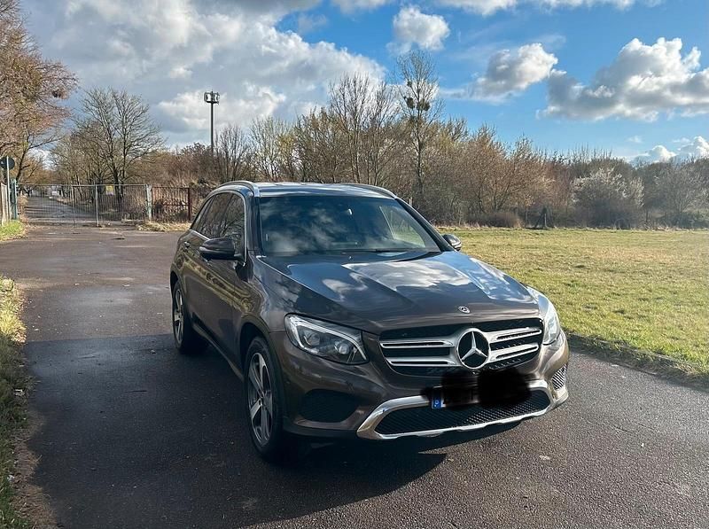 Gebraucht Mercedes GLC300 245 PS (180 kW) 2017 Braun SUV
