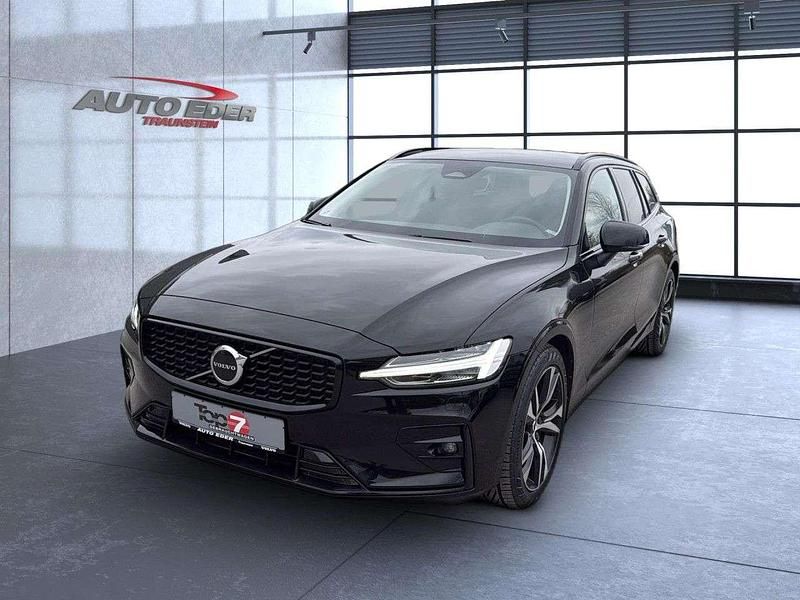 Gebraucht Volvo V60 Plus 197 PS (144 kW) 2024 Onyx black Kombi