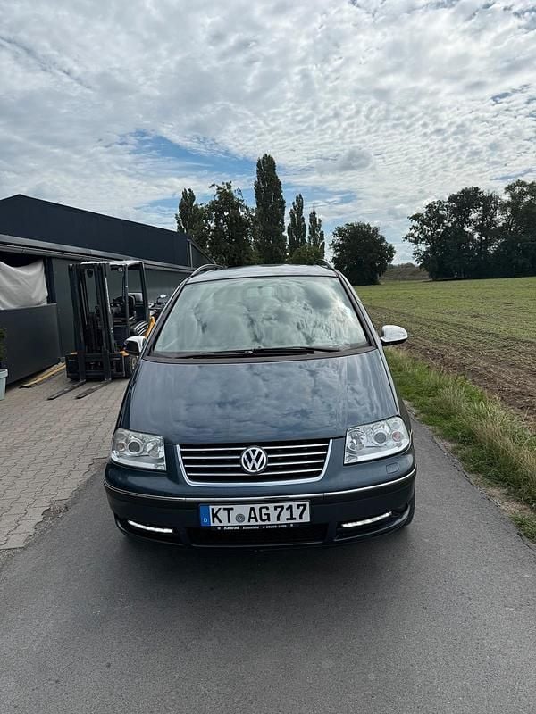 Grau Gebraucht 2004 VW Sharan Van / Kleinbus | 3.300 € (Fairer Preis) - Bild 1/4