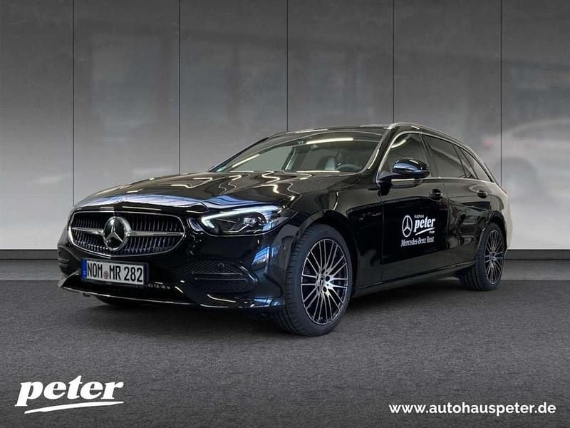 Metalliclack obsidianschwarz Gebraucht 2024 Mercedes C200 Avantgarde Kombi | 45.810 € - Bild 1/3