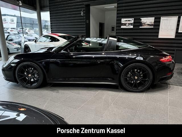 Gebraucht Porsche 911 Targa 4 370 PS (272 kW) 2018 Tiefschwarzmetallic Cabrio