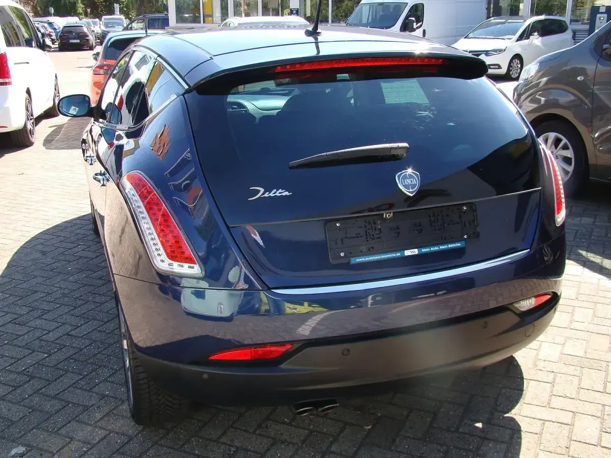 Gebraucht Lancia Delta 140 PS (102 kW) 2011 Kleinwagen