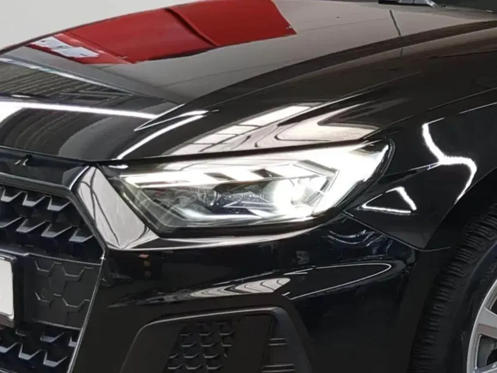 Gebraucht Audi A1 Ambiente 116 PS (85 kW) 2025 Mythosschwarz (metallic) SUV