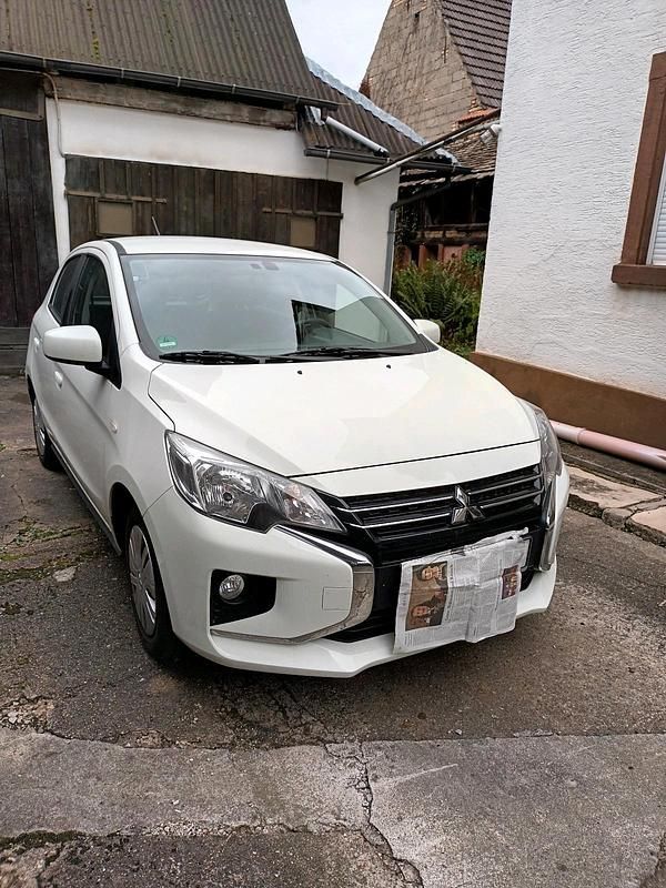 Weiß Gebraucht 2024 Mitsubishi Space Star Kleinwagen | 11.200 € (Guter Preis) - Bild 1/4