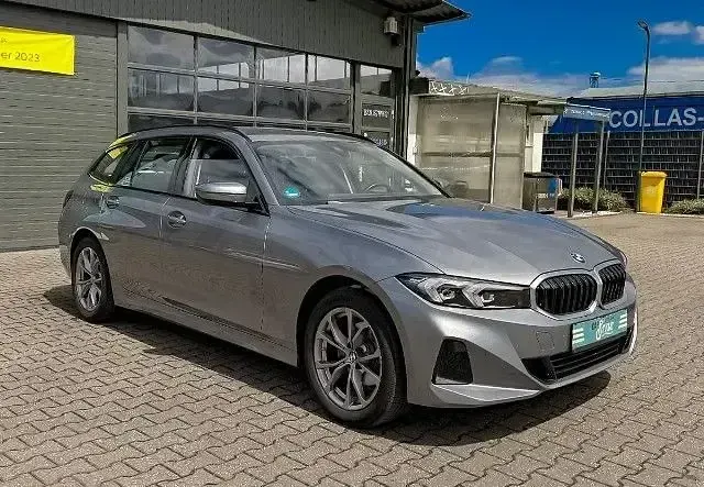 Gebraucht BMW 320 Shadowline 190 PS (139 kW) 2023 Skyscraper grau metallic Kombi