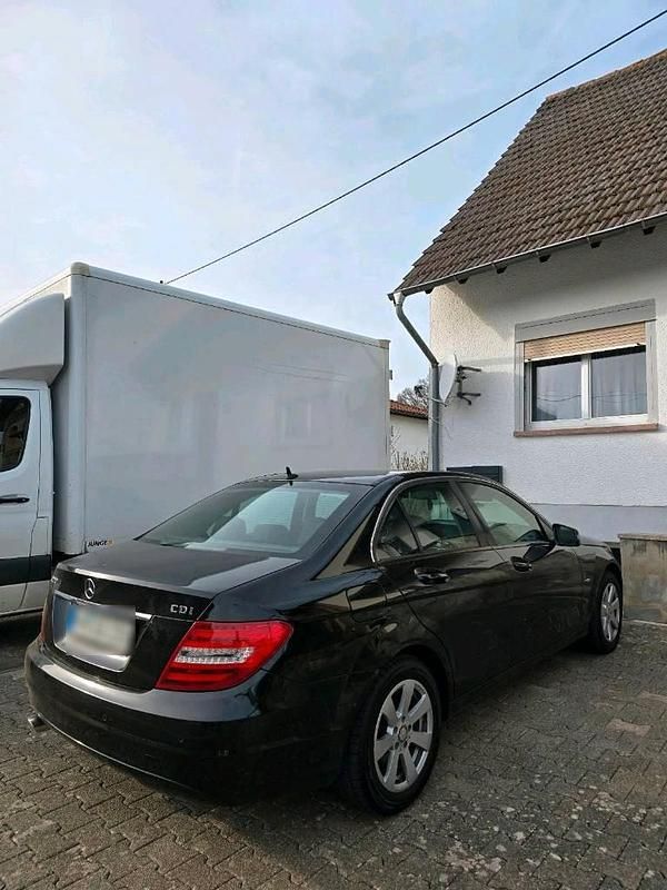 Gebraucht Mercedes C220 170 PS (125 kW) 2011 Schwarz Limousine