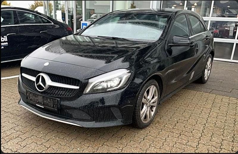 Gebraucht 2017 Mercedes A200 Limousine | 9.499 € (Guter Preis) - Bild 1/4