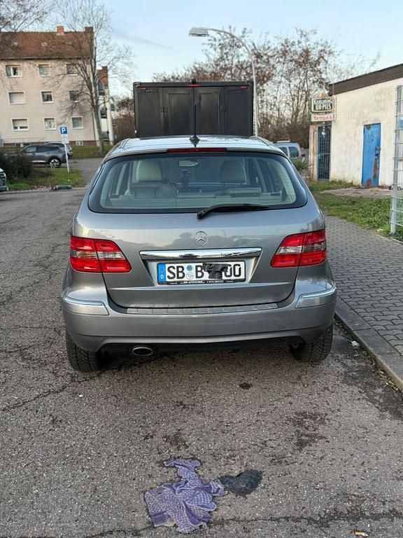 Grau Gebraucht 2008 Mercedes 200 Limousine | 4.500 € (Superpreis) - Bild 1/4