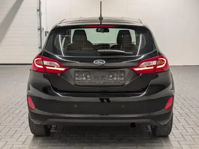 Gebraucht Ford Fiesta Titanium 86 PS (63 kW) 2018 Iridiumschwarzmet. Kleinwagen