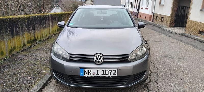Gebraucht VW Golf VI 105 PS (77 kW) 2011 Grau Kleinwagen